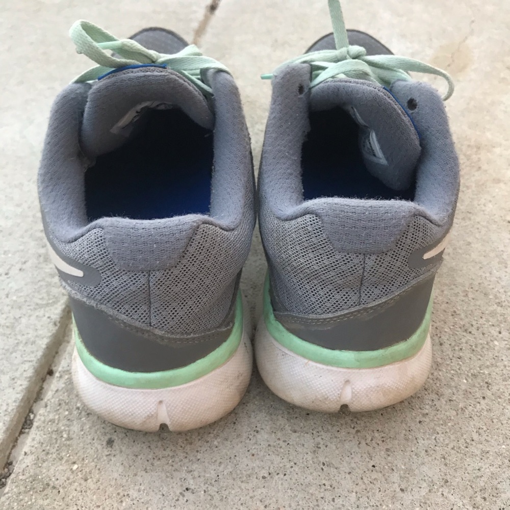 Nike Running Shoes - Picture 3 of 4